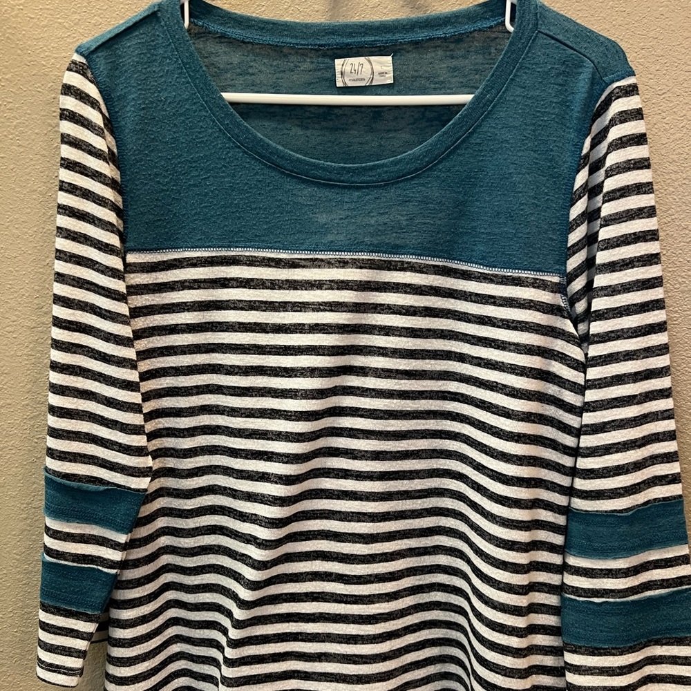 24/7 Maurice’s Top